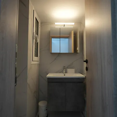 Couples Cozy Seaside Апартаменты