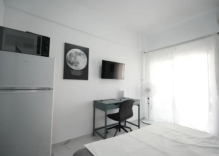 Couples Cozy Seaside Apartament *