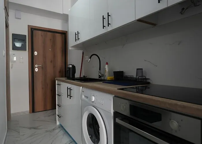 Couples Cozy Seaside Apartament *