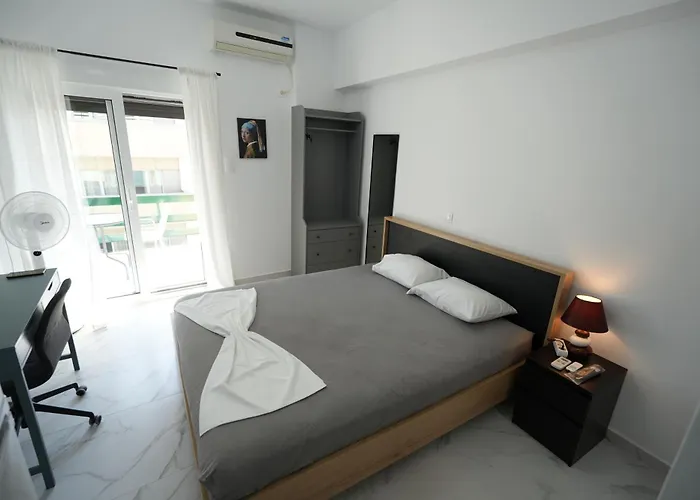 Couples Cozy Seaside Apartament